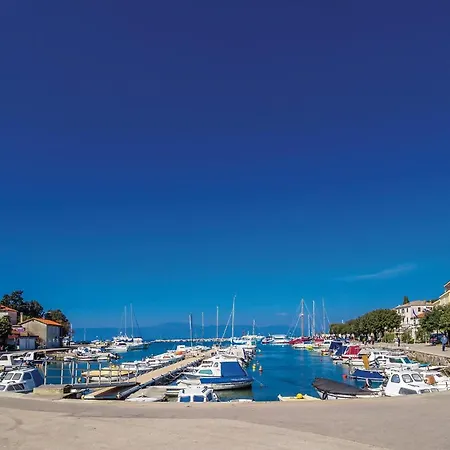 3 Bedroom Beautiful In Holiday home *
