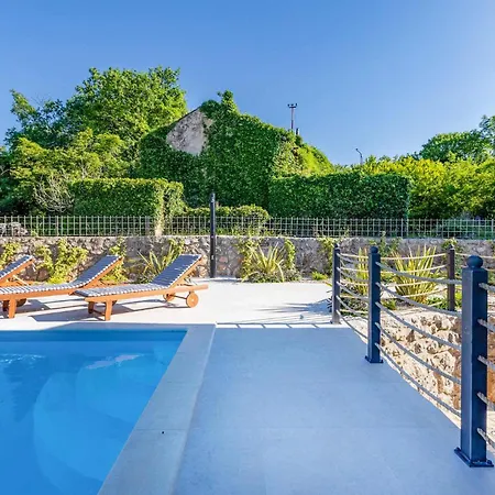 3 Bedroom Beautiful In Holiday home Malinska