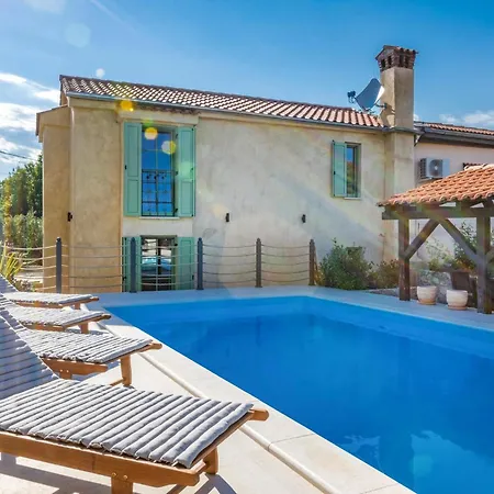 Holiday home 3 Bedroom Beautiful In