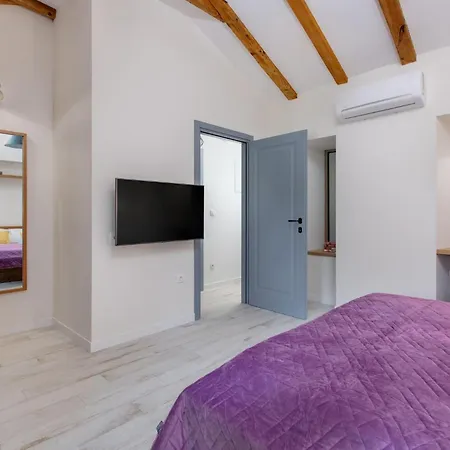 3 Bedroom Beautiful In Malinska